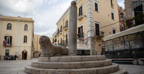 Bari, la storia della "colonna infame": dove i debitori insolventi venivano messi alla gogna